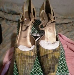 J RENEE shoes. Reptile